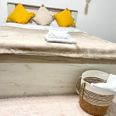 Prime 3 Apartment Bukares Bagian luar foto